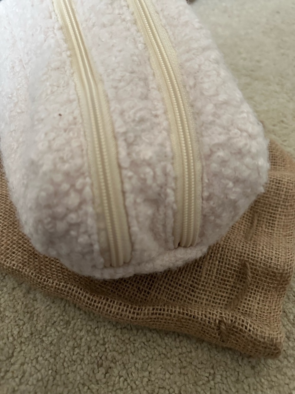 🆕 Birkenstock Sherpa Teddy Zip Cosmetic Case - Picture 4 of 8